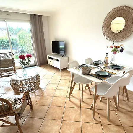 Διαμέρισμα Les Pins Bleus App-02 By Interhome *