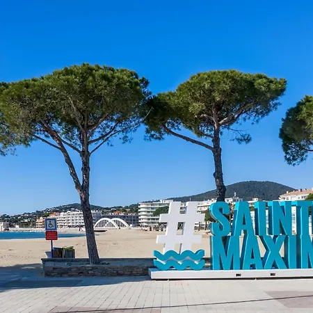 Les Pins Bleus App-02 By Interhome Daire *