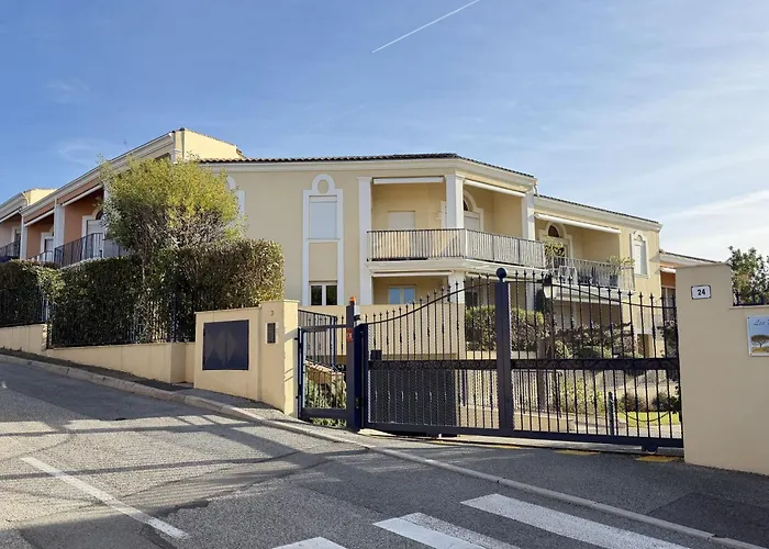 Les Pins Bleus By Interhome Appartement Sainte-Maxime
